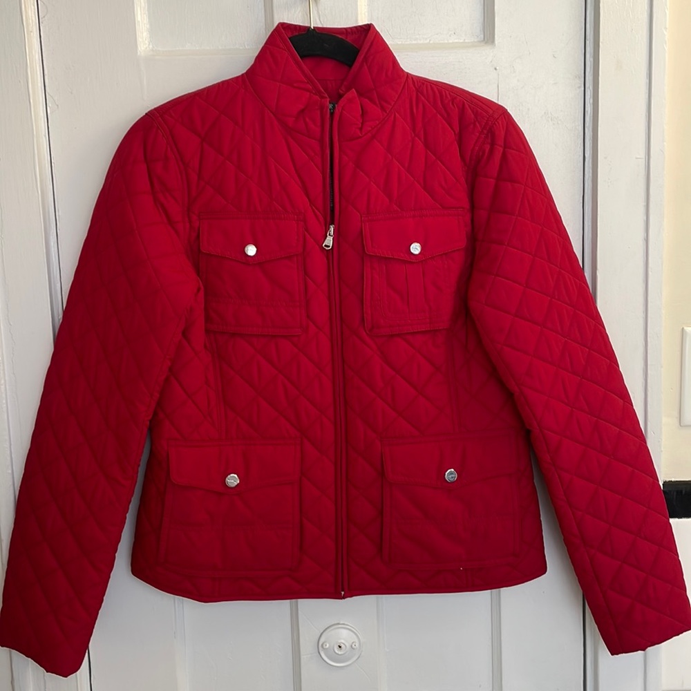 Like new condition Lauren by Ralph Lauren quilted jacket, slightly puffy.